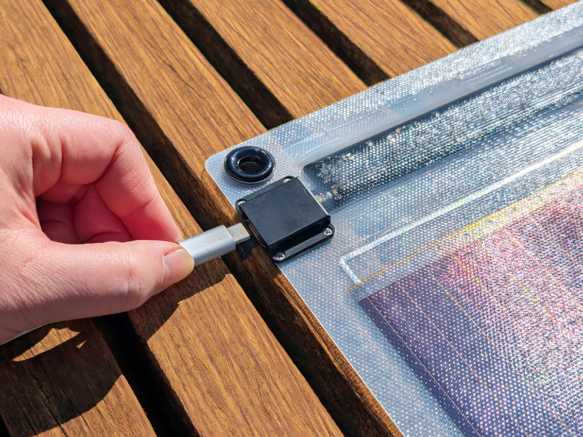 Image of direct charging to a smartphone